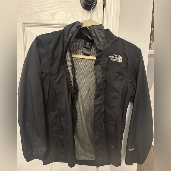 THE NORTHFACE Black Rain Jacket Size Medium 10/12 - Picture 2 of 6